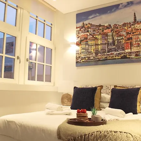 Artistic Neighborhood Luxury Apartment *